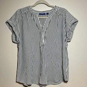Short sleeve top